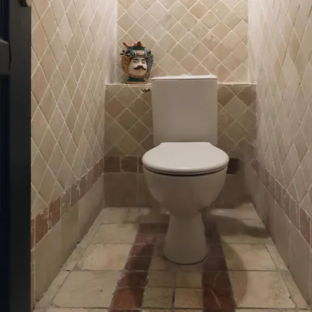 ゲストハウス Les Canoubiers Luxe Et Serenite Au Coeur De Spacieuses Avec Jardin Enchanteur サントロペ