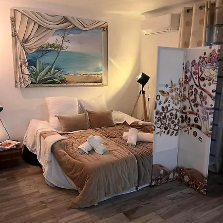 ゲストハウス Les Canoubiers Luxe Et Serenite Au Coeur De Spacieuses Avec Jardin Enchanteur