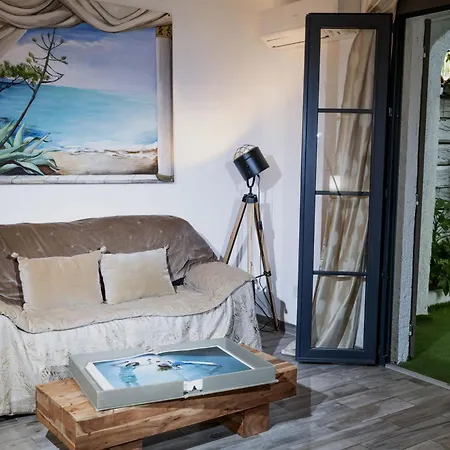 Les Canoubiers Luxe Et Serenite Au Coeur De Spacieuses Avec Jardin Enchanteur ゲストハウス サントロペ